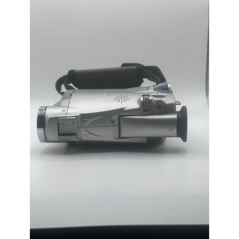 Canon ZR40 MiniDV Digital Video Camcorder 18x  Zoom Untested For Parts /Repair